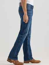 Load image into Gallery viewer, Wrangler Men&#39;s Bryce Jeans
