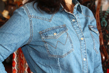 Load image into Gallery viewer, Wrangler Retro LS Denim Snap Dress
