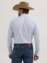 Load image into Gallery viewer, Men’s Wrangler COJO Plaid Light Blue Long sleeve
