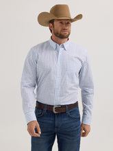 Load image into Gallery viewer, Men’s Wrangler COJO Plaid Light Blue Long sleeve
