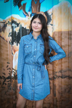 Load image into Gallery viewer, Wrangler Retro LS Denim Snap Dress
