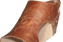 Load image into Gallery viewer, Saddle Stitch Wedge- Brown
