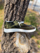 Load image into Gallery viewer, Camo Slip-ons
